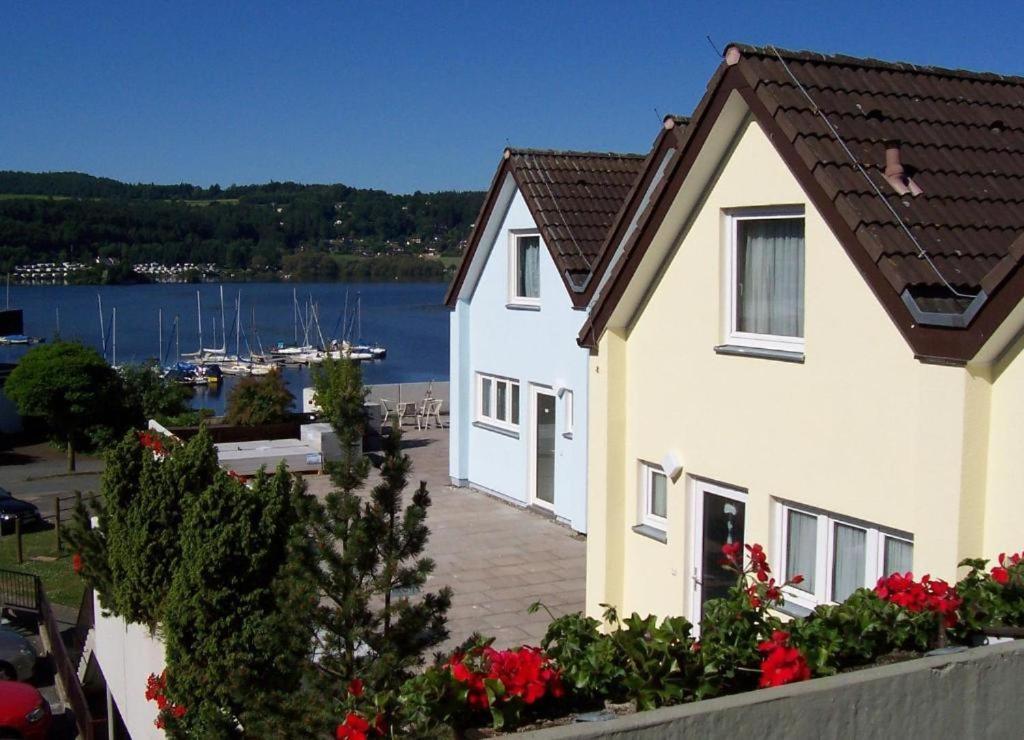 Gemutliche 93M2Fewo Mit 2 Schlafzimmern Und Seitlichem Seeblick Vom Balkon Scheid  Exteriér fotografie