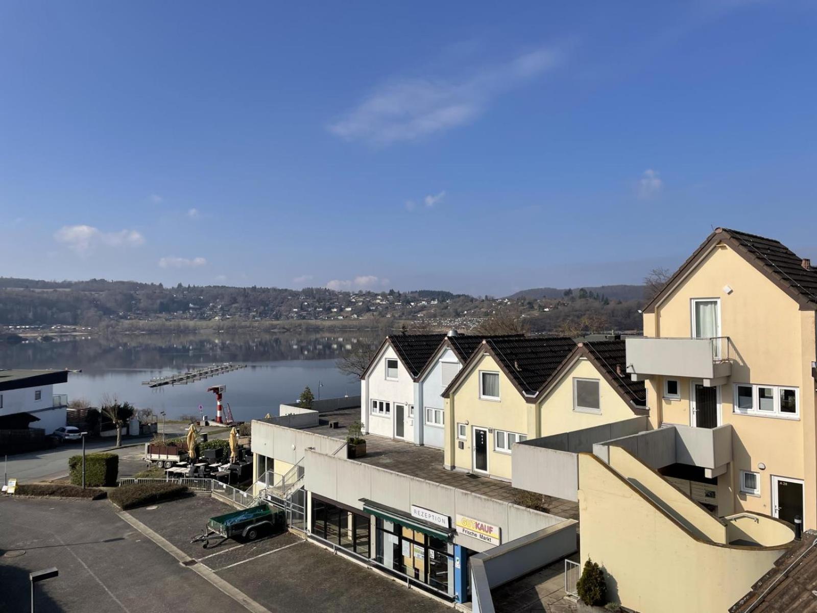 Gemutliche 93M2Fewo Mit 2 Schlafzimmern Und Seitlichem Seeblick Vom Balkon Scheid  Exteriér fotografie