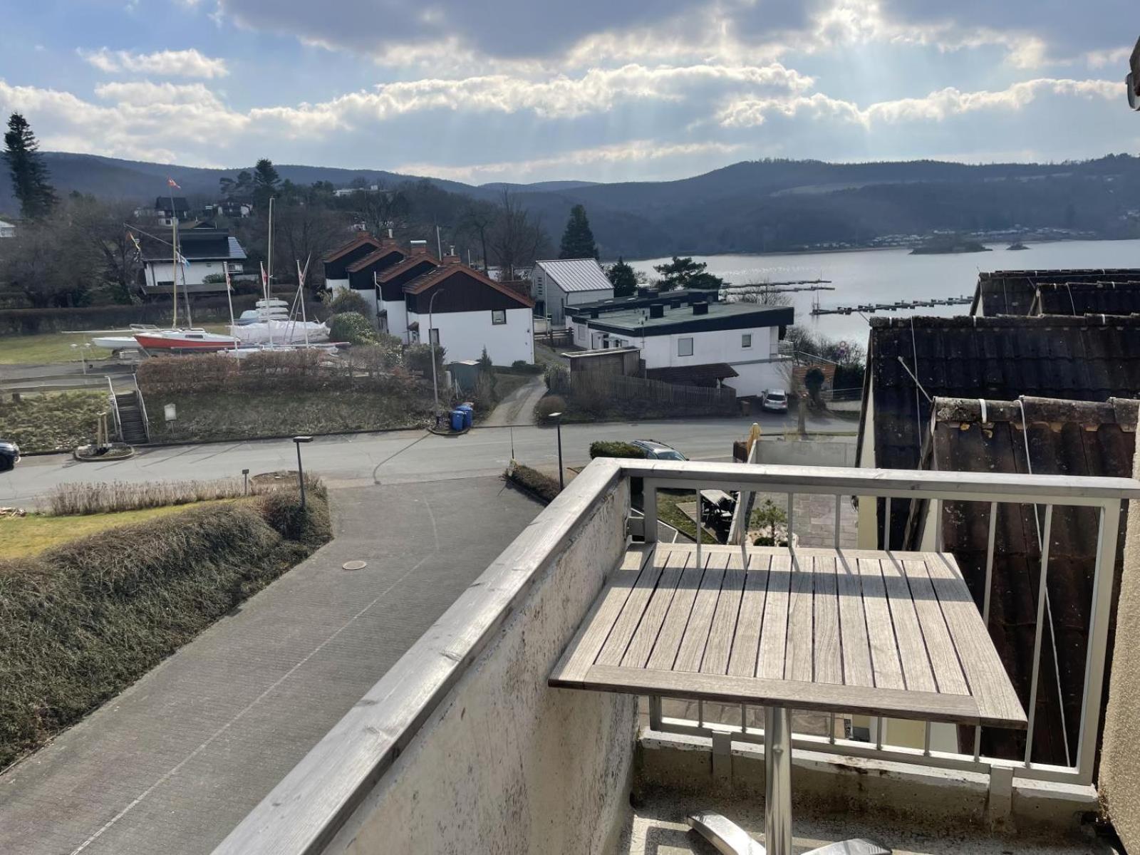 Gemutliche 93M2Fewo Mit 2 Schlafzimmern Und Seitlichem Seeblick Vom Balkon Scheid  Exteriér fotografie